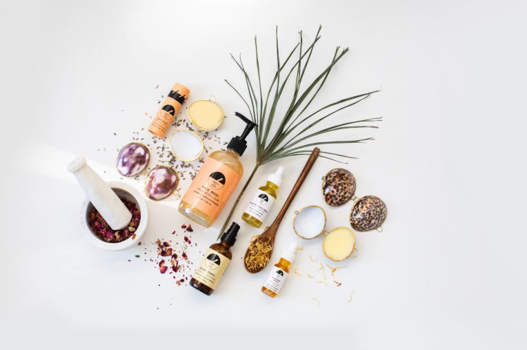 Glow On The Go: Travel-Friendly Natural Glam